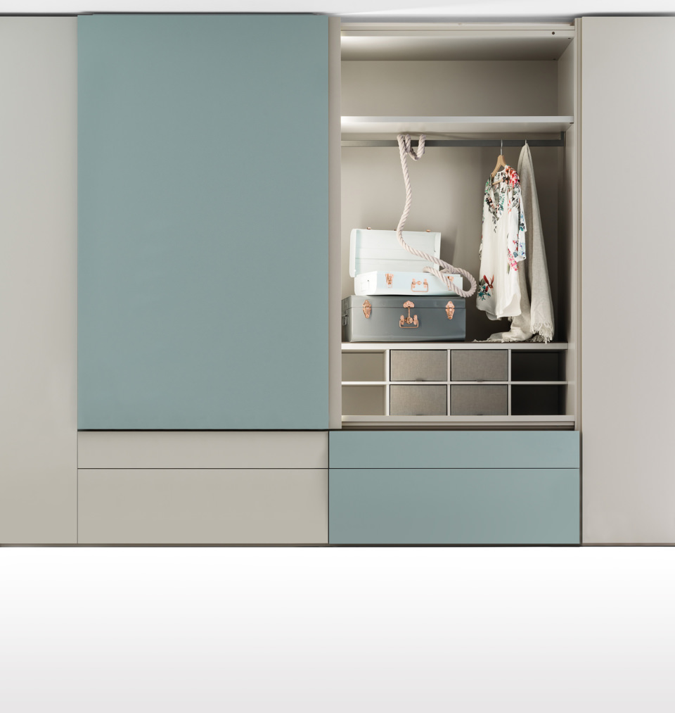 Sliding door module with drawers